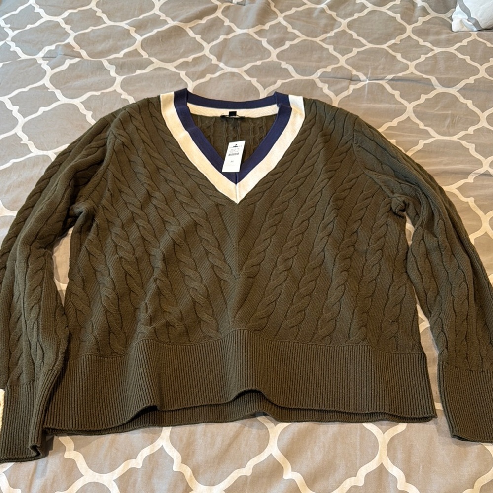 Olive V-Neck Cable Knit Sweater